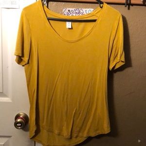 Mustard yellow tee